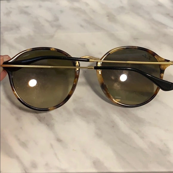 Ray-Ban round sunglasses - Picture 2 of 2